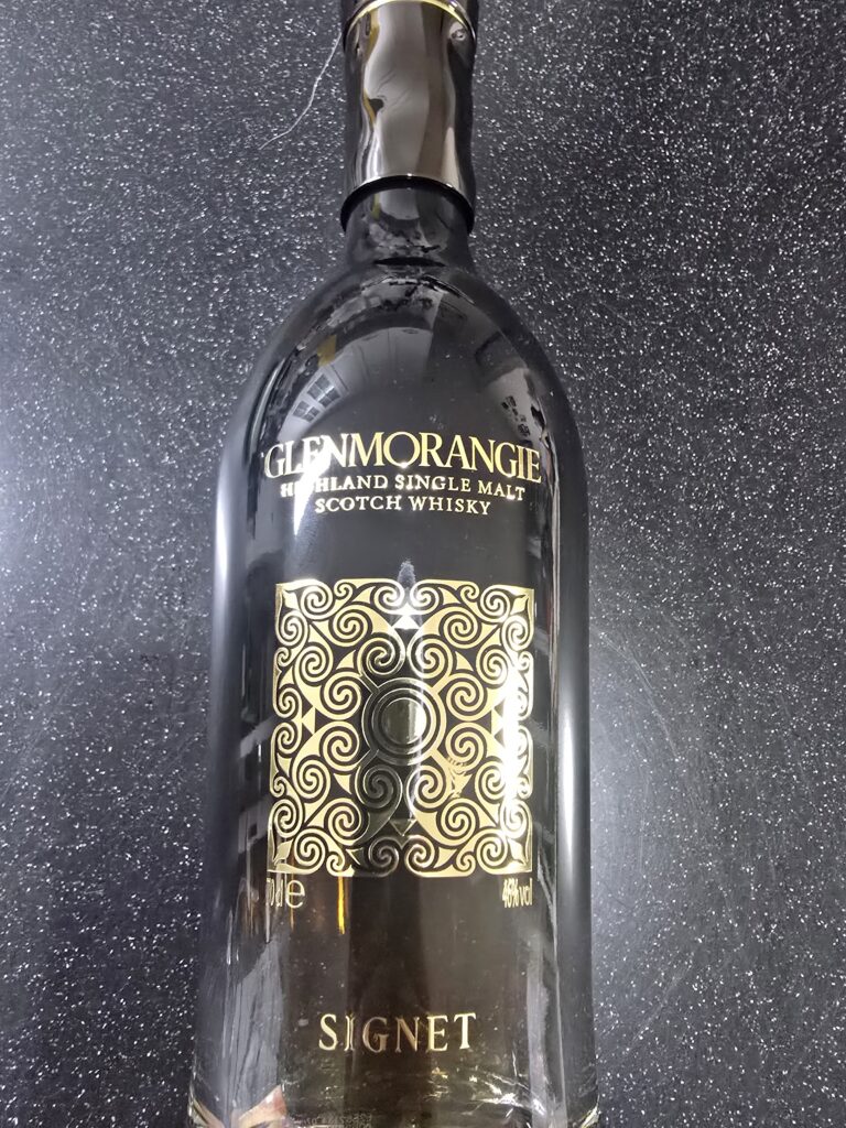 글렌모렌지 시그넷 (Glenmorangie Signet) – 다크 초콜릿과 에스프레소의 정수를 담은 프리미엄 싱글몰트 리뷰