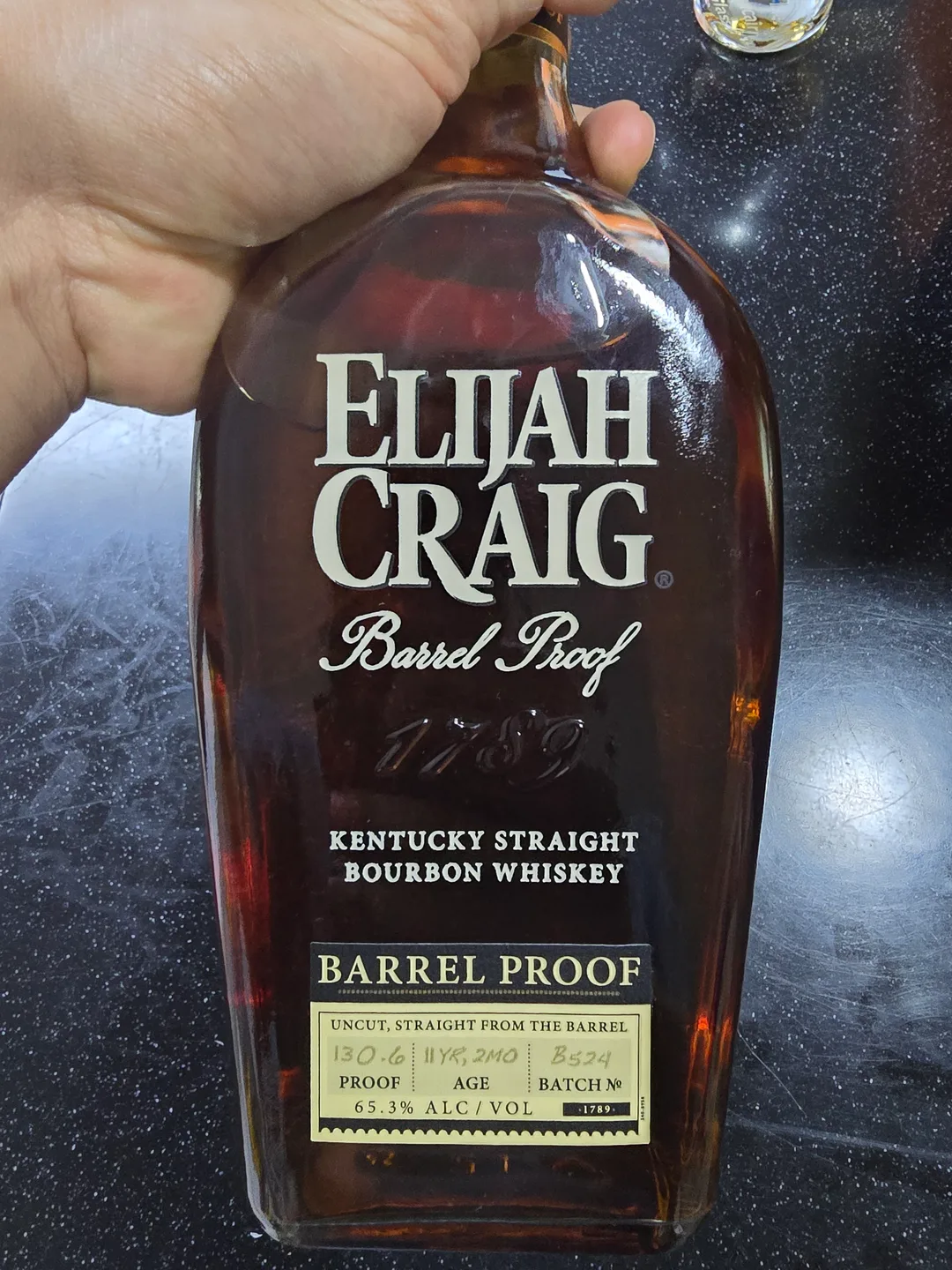ELIJAH CRAIG Barrel Proof – 고도수 버번의 묵직하고 부드러운 매력