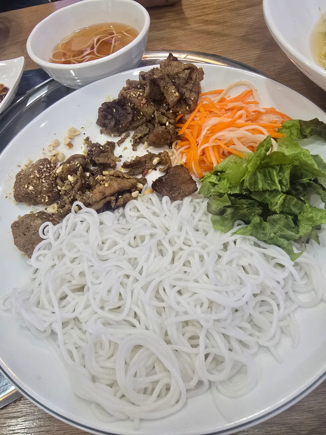안산 베트남 고향식당 - 현지 손맛이 살아있는 정통 쌀국수와 반미 - 사진 3